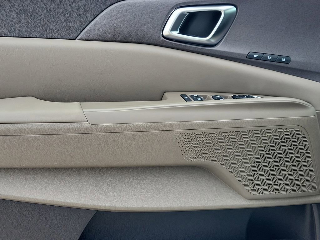 New 2025 Kia Carnival EX image 6