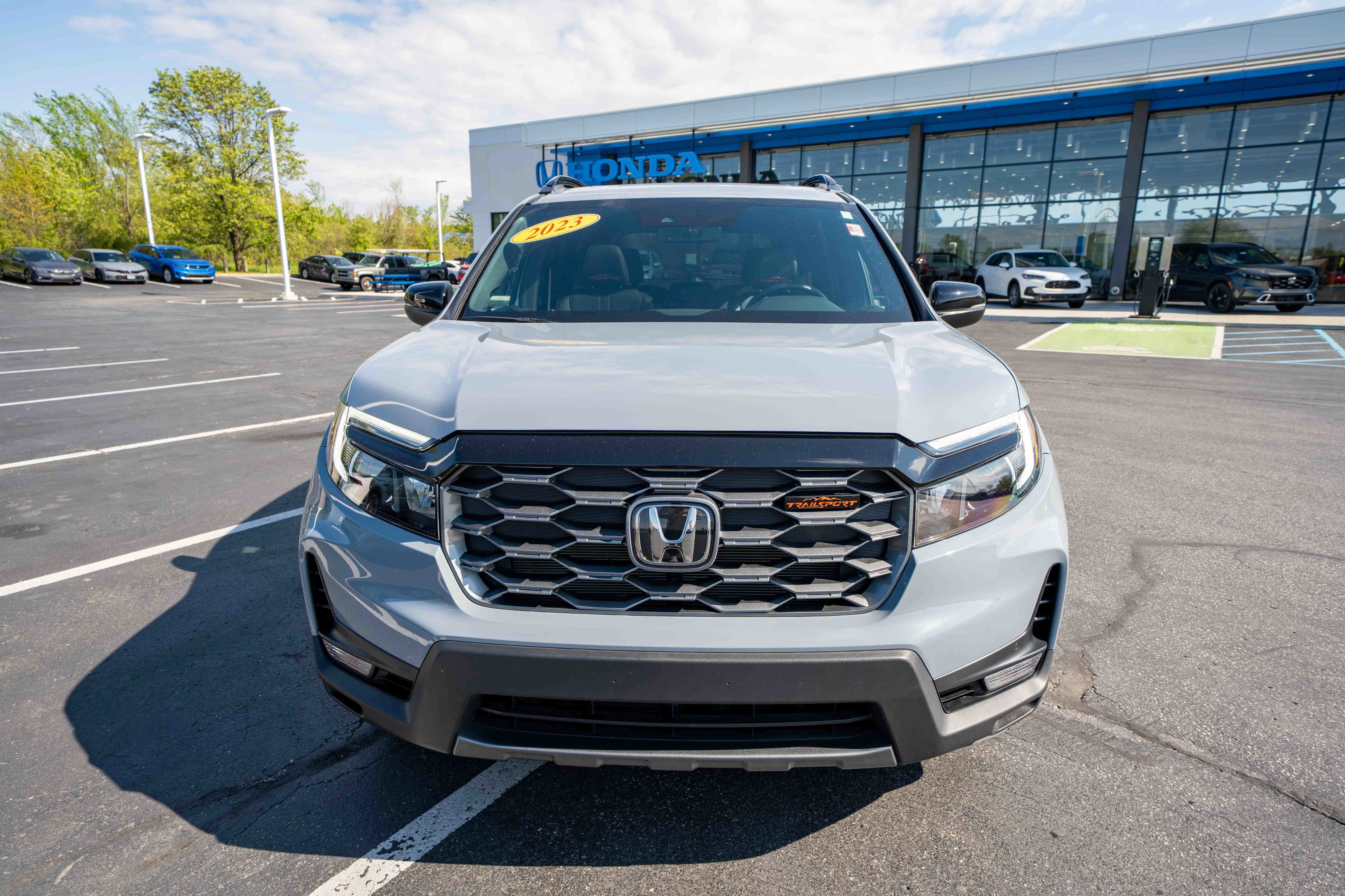 Used 2023 Honda Passport TrailSport image 2