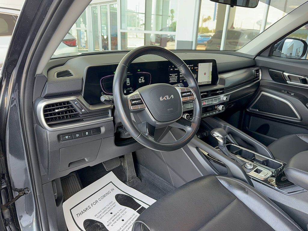 Used 2023 Kia Telluride LX FWD image 10