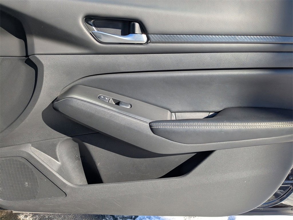 Used 2024 Nissan Altima 2.5 SV image 30