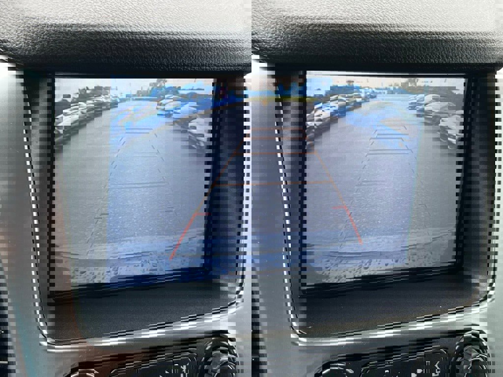 Used 2019 Chevrolet Suburban LT image 14