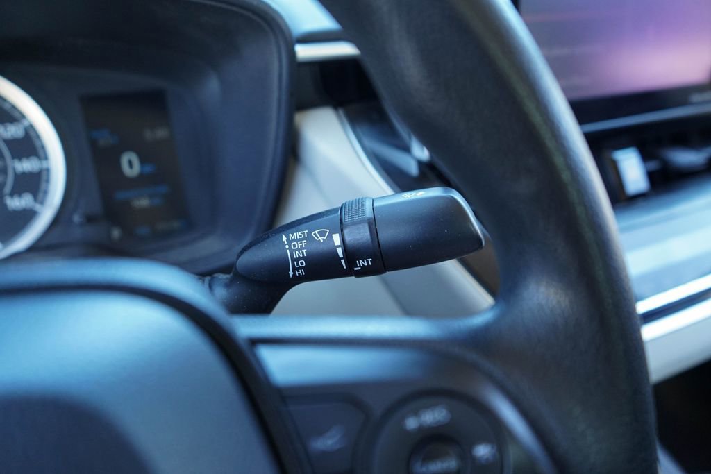 Used 2021 Toyota Corolla LE FWD image 31