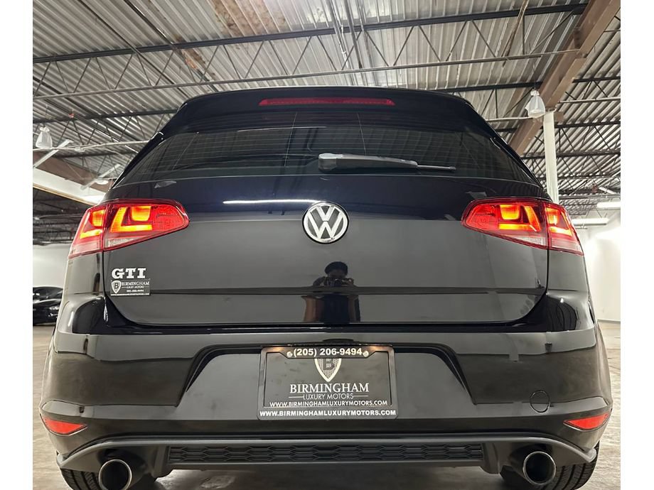 Used 2016 Volkswagen GTI SE FWD image 14
