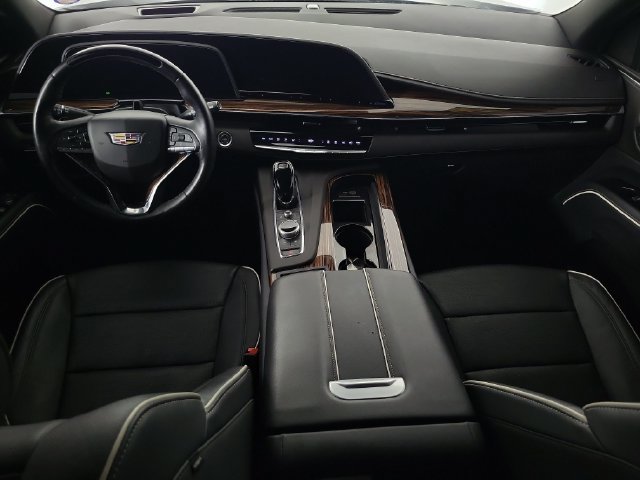 Used 2024 Cadillac Escalade Premium Luxury AWD/4WD image 10