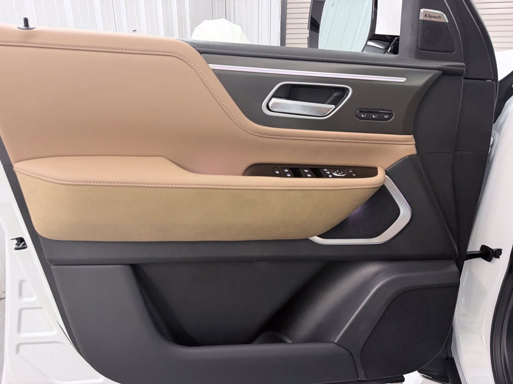 New 2027 INFINITI QX80 Luxe w/ Cargo Package RWD image 13
