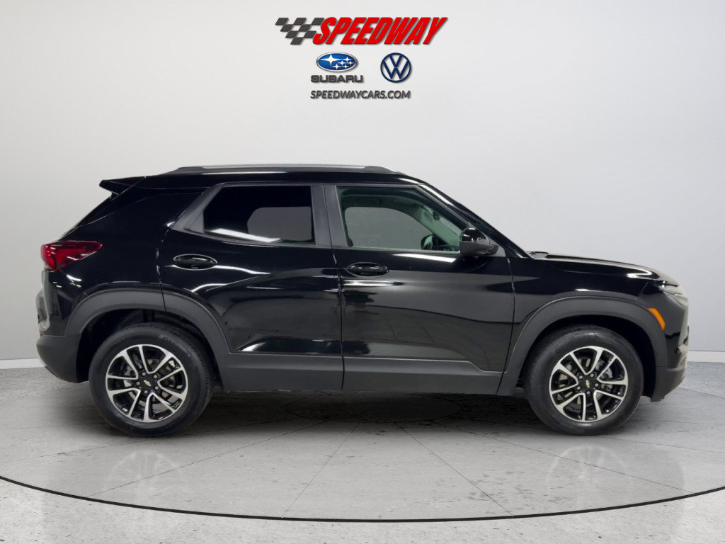 Used 2025 Chevrolet TrailBlazer LT FWD image 4