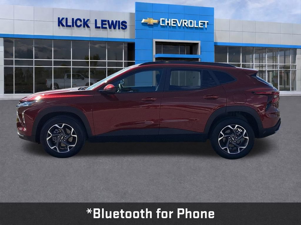 Used 2024 Chevrolet Trax LT w/ Driver Confidence Package FWD image 4