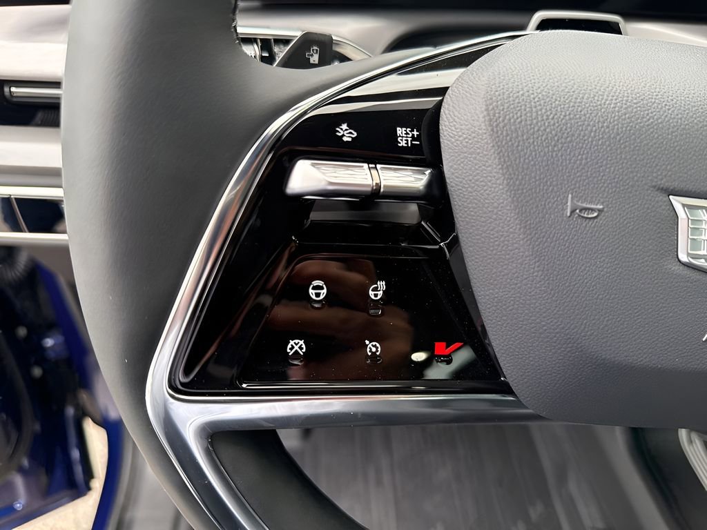 New 2026 Cadillac Vistiq Sport w/ LPO, Floor Liner Package image 21