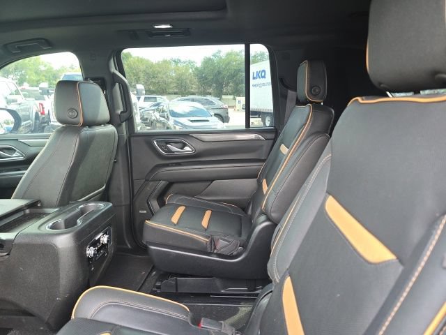 Used 2022 GMC Yukon XL AT4 w/ Technology Package AWD/4WD image 8