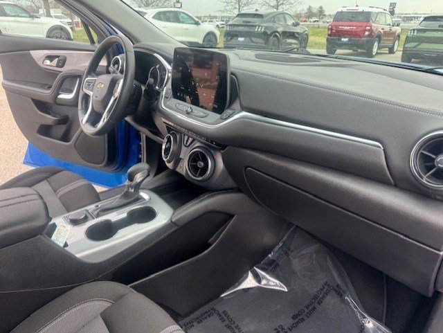 Used 2024 Chevrolet Blazer LT image 34