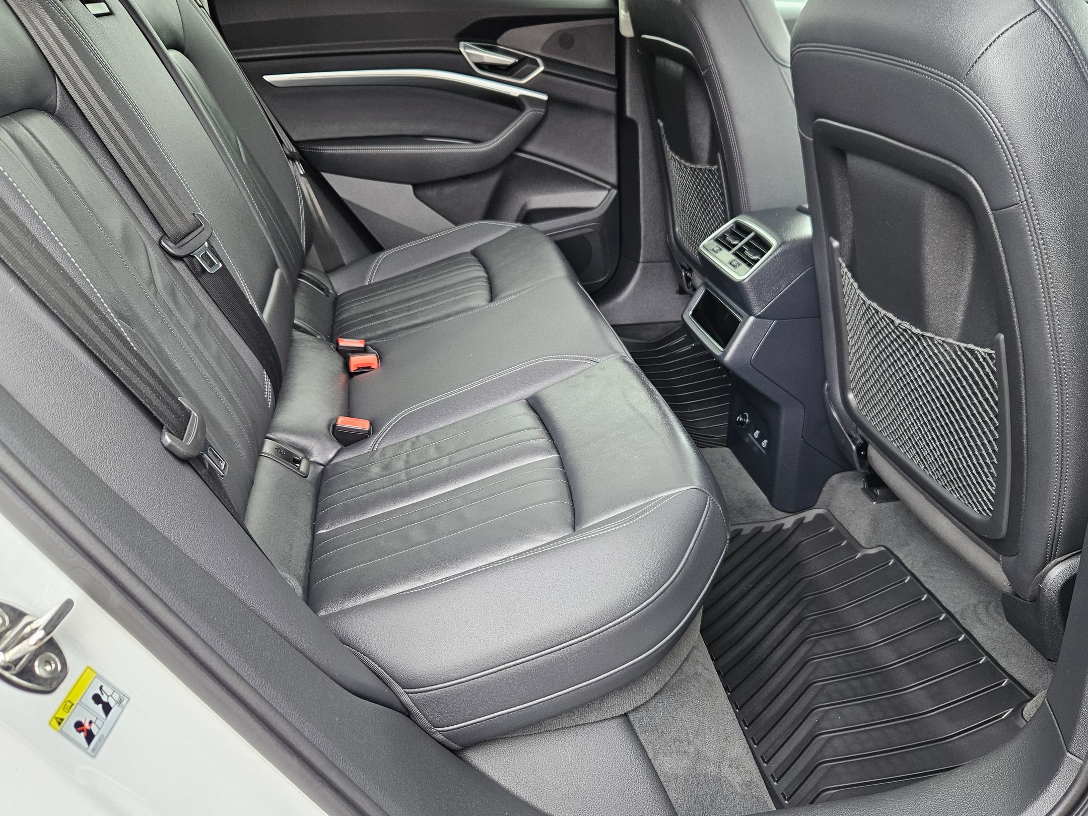 Used 2024 Audi Q8 e-tron Premium Plus AWD/4WD image 28