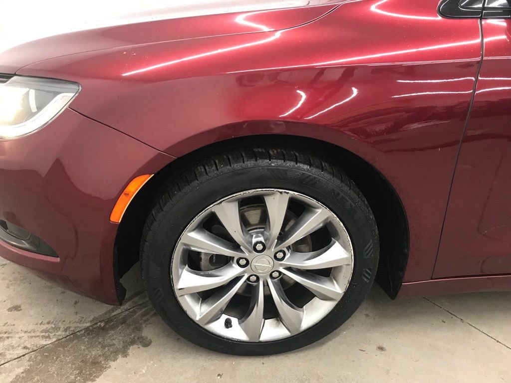 Used 2016 Chrysler 200 S w/ Navigation & Sound Group I image 39