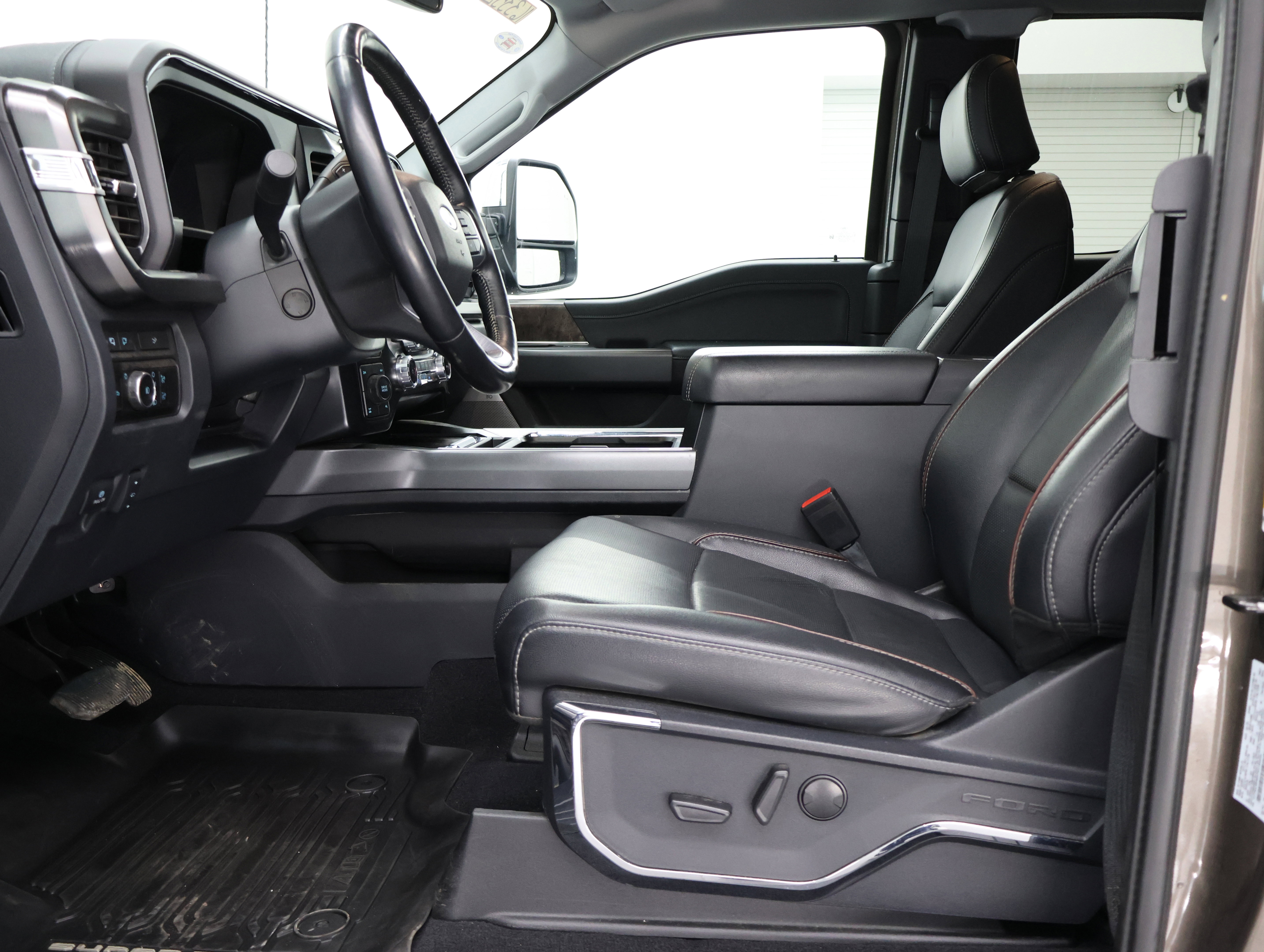 Used 2023 Ford F350 Lariat w/ Chrome Package AWD/4WD image 8