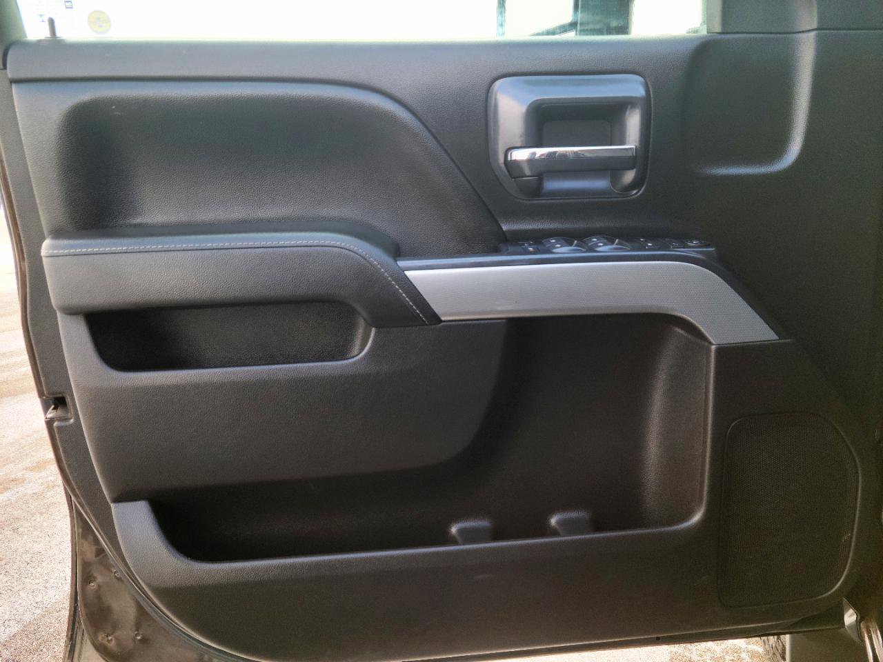 Used 2018 Chevrolet Silverado 1500 LT w/ All Star Edition image 5