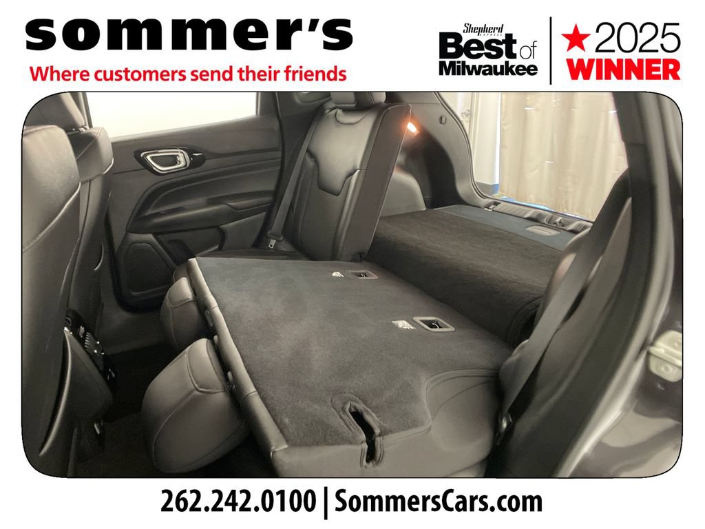 Used 2024 Jeep Compass Latitude w/ Convenience Group AWD/4WD image 26