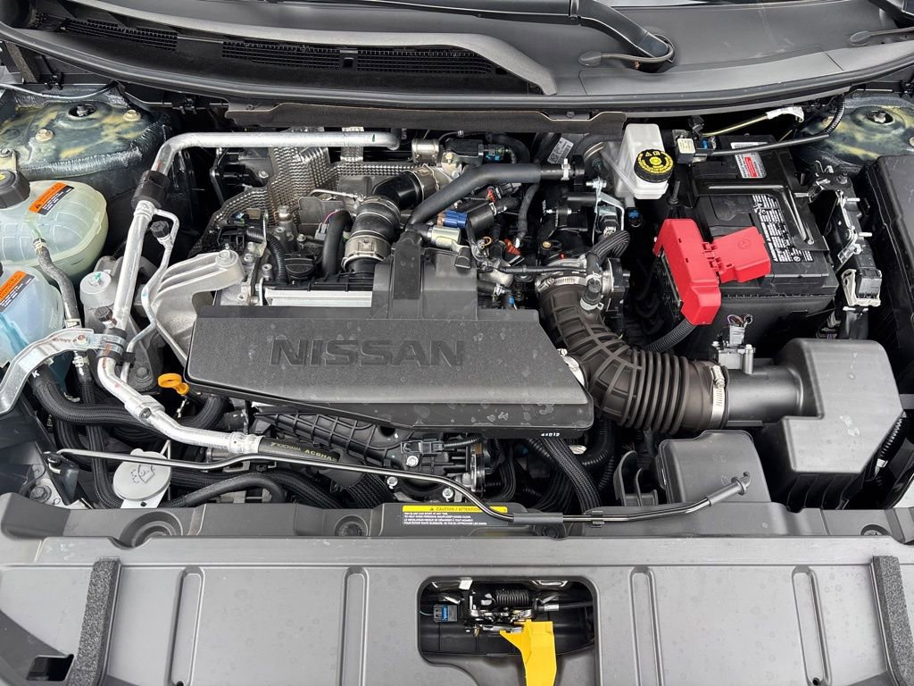 Used 2024 Nissan Rogue S AWD/4WD image 12