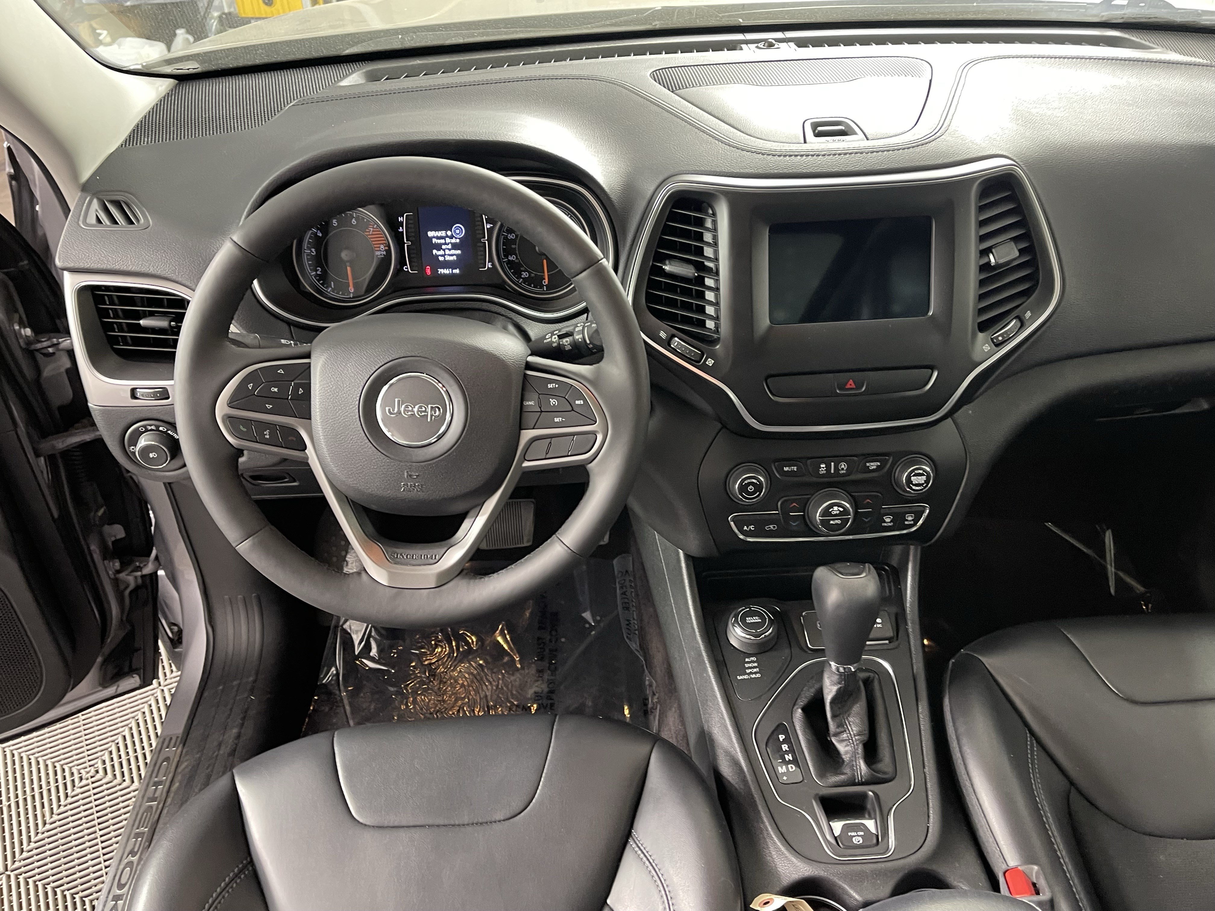 Used 2019 Jeep Cherokee Latitude Plus w/ Comfort/Convenience Group AWD/4WD image 11