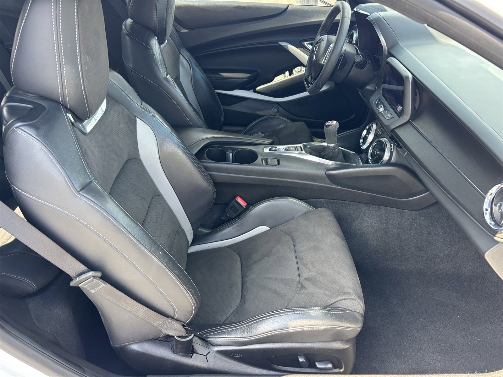 Used 2019 Chevrolet Camaro SS image 25