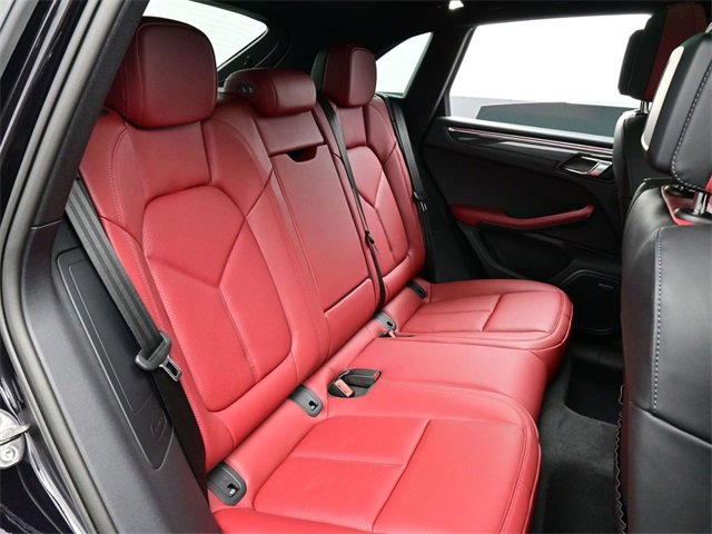New 2026 Porsche Macan image 18