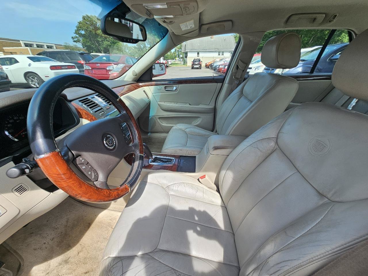 Used 2007 Cadillac DTS Luxury I w/ Trunk Convenience Package FWD image 19