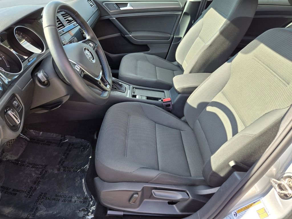 Used 2019 Volkswagen e-Golf SE w/ Driver Assistance Package image 11