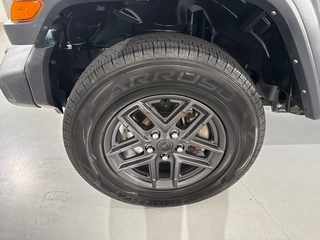 Used 2024 Jeep Wrangler Unlimited Sport AWD/4WD image 5