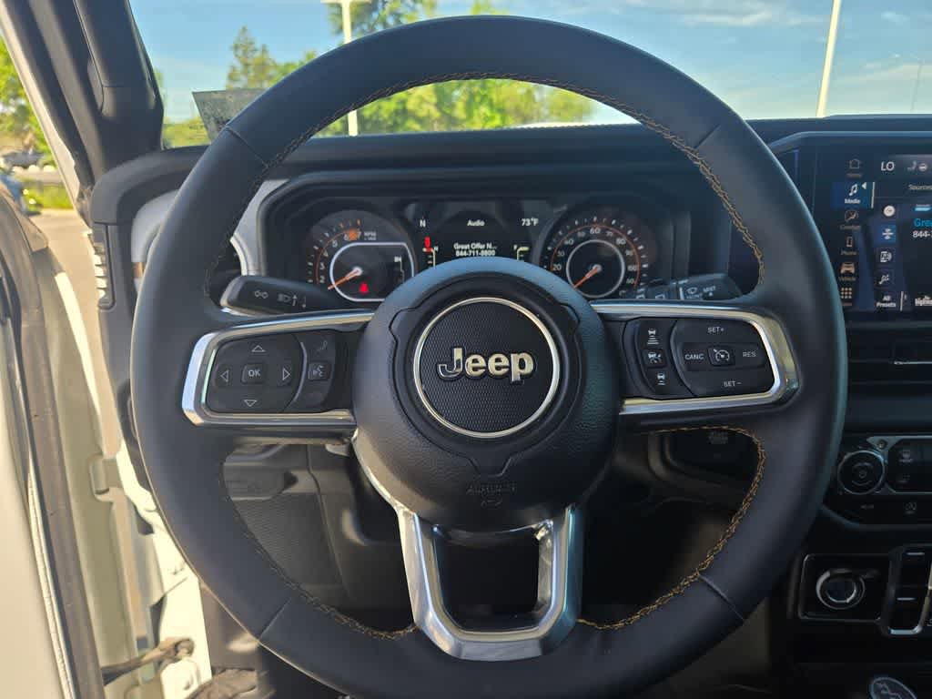 Used 2025 Jeep Wrangler Sahara AWD/4WD image 22