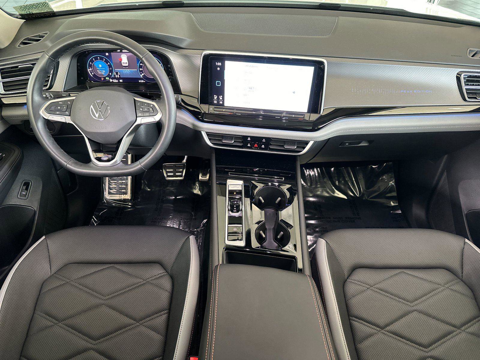 Used 2025 Volkswagen Atlas Peak Edition SE image 12