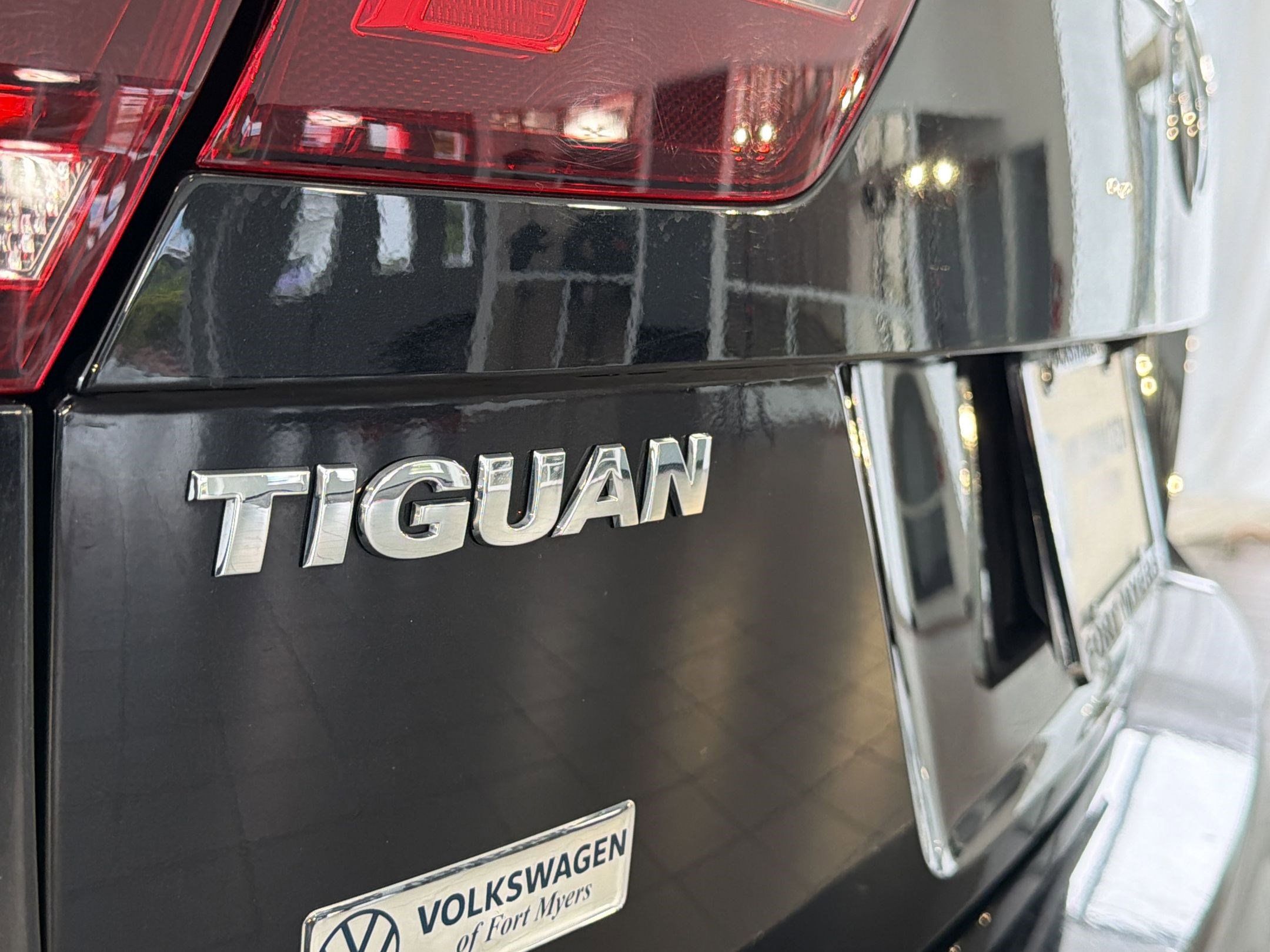 Used 2019 Volkswagen Tiguan S w/ Driver Assistance Package image 32