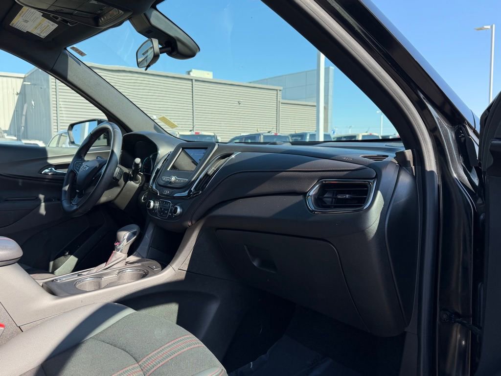 Used 2022 Chevrolet Equinox RS w/ LPO, Floor Liner Package image 22