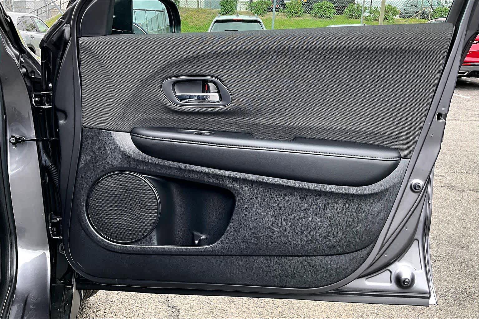 Used 2022 Honda HR-V LX image 22