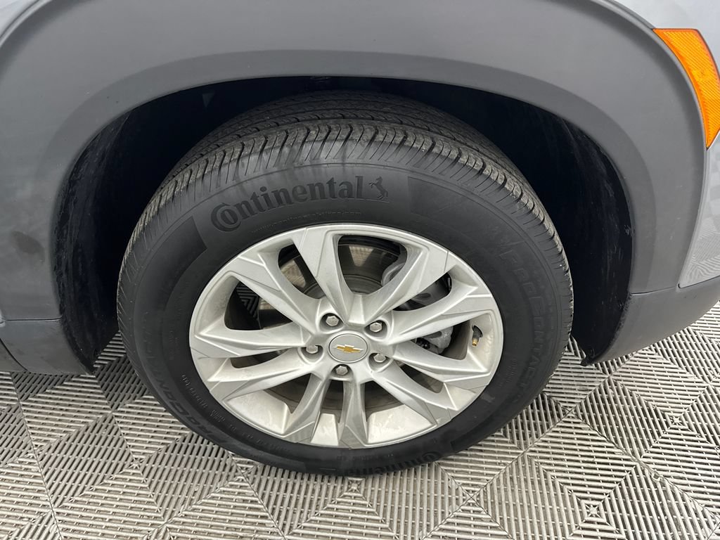 Used 2023 Chevrolet TrailBlazer LS FWD image 12