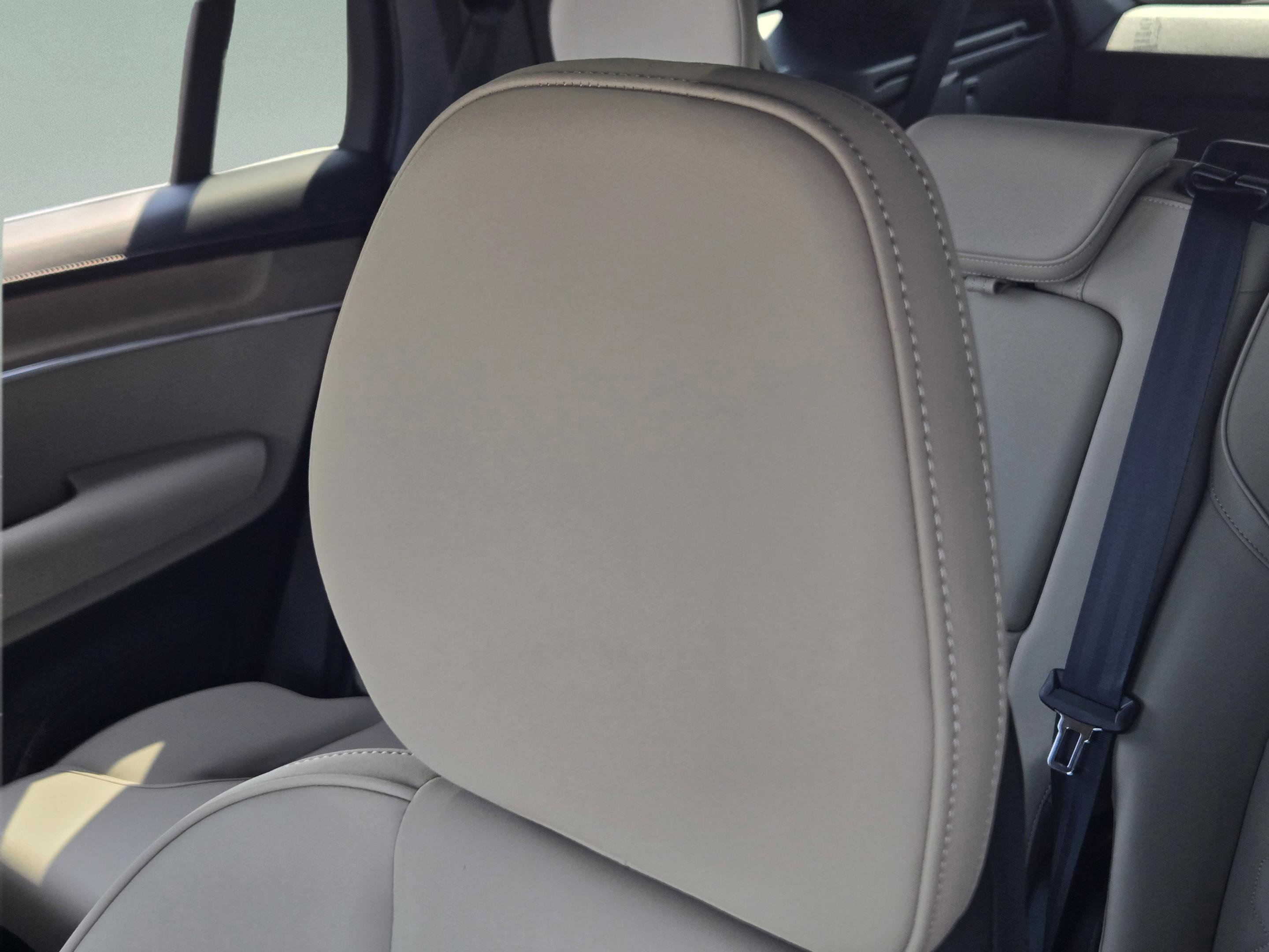 New 2026 Volvo XC90 B5 Core w/ Protection Package Premier image 12