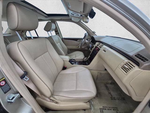 Used 2001 Mercedes-Benz E 320 Sedan image 23