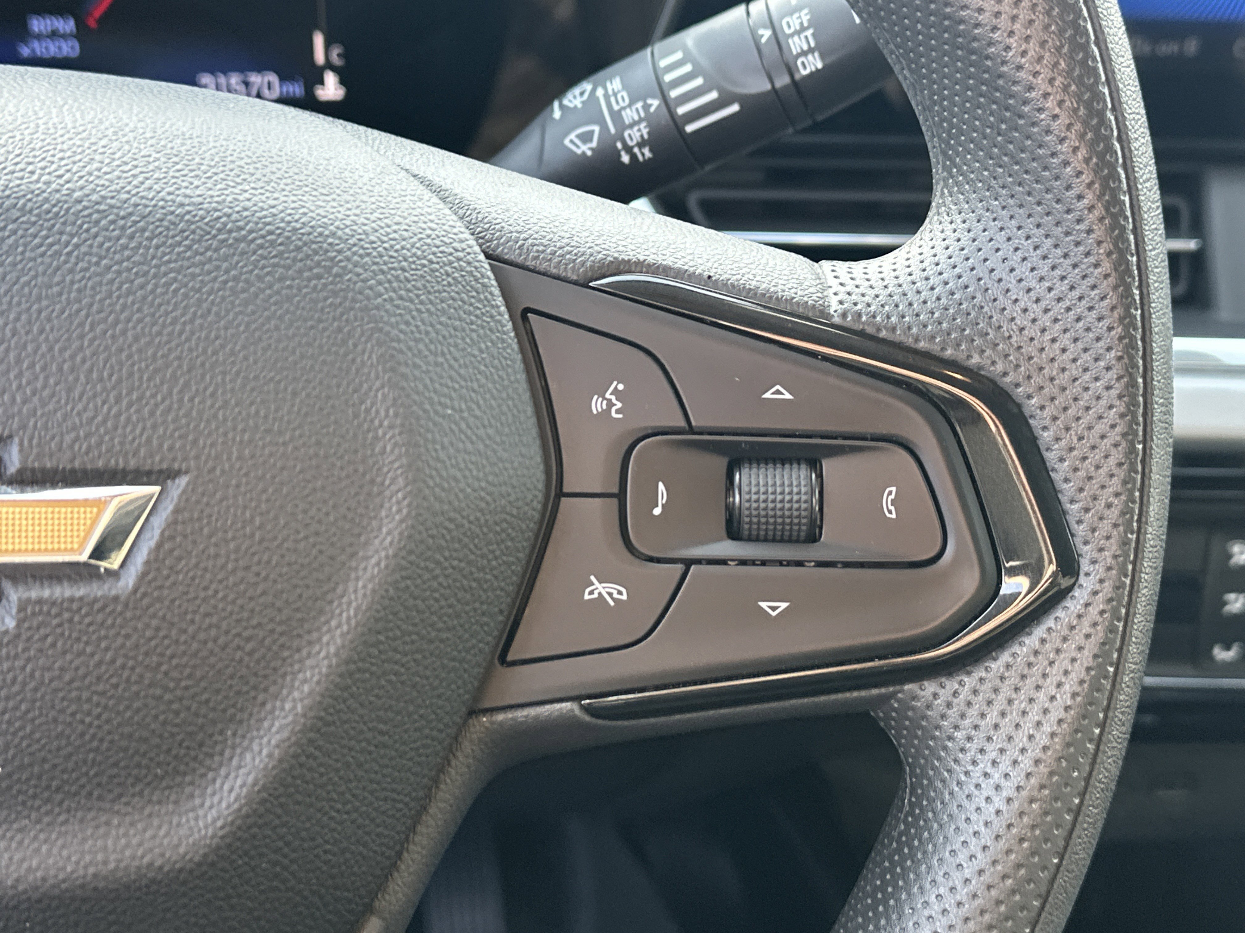 Certified 2025 Chevrolet Trax LT FWD image 26