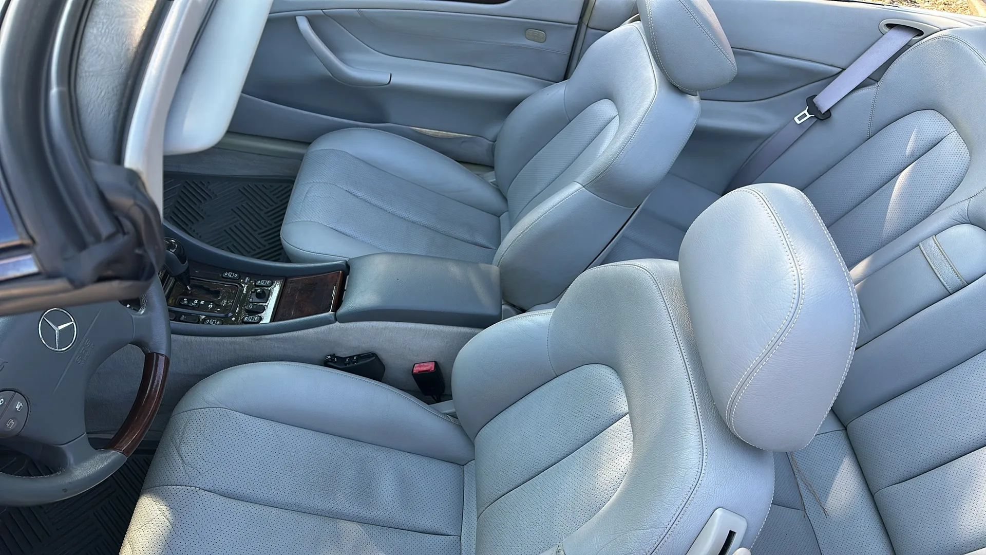 Used 2001 Mercedes-Benz CLK 320 Cabriolet w/ K2 Opt Pkg image 19