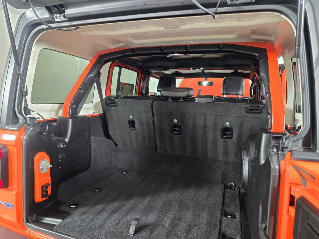 Used 2023 Jeep Wrangler Unlimited Sahara AWD/4WD image 18