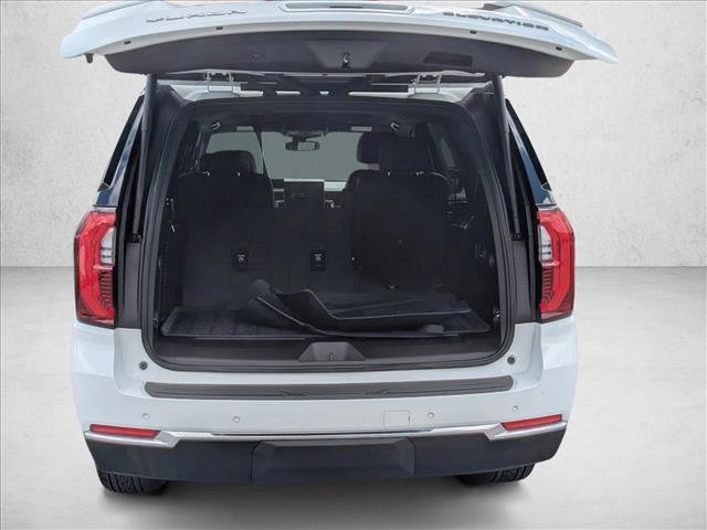 Used 2025 GMC Yukon Elevation AWD/4WD image 7