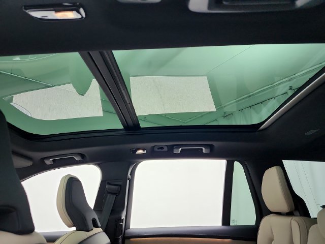 New 2026 Volvo XC90 B6 Plus w/ Protection Package AWD/4WD image 18