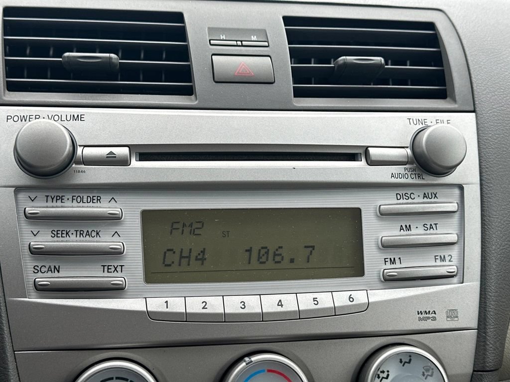 Used 2010 Toyota Camry LE FWD image 22