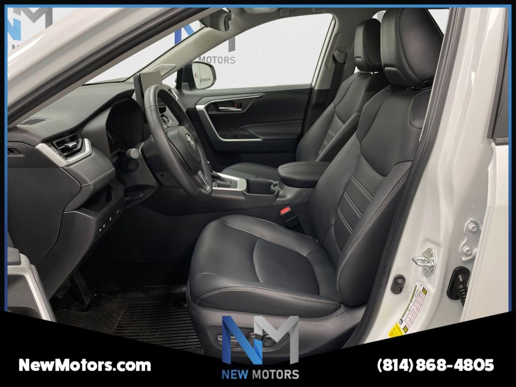Used 2023 Toyota RAV4 XLE Premium AWD/4WD image 7