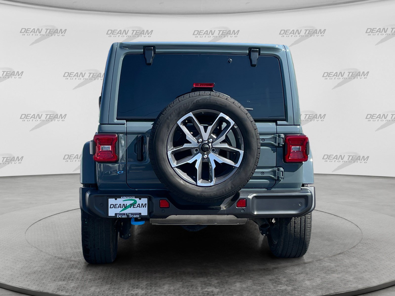 Used 2024 Jeep Wrangler Unlimited w/ Convenience Group AWD/4WD image 6