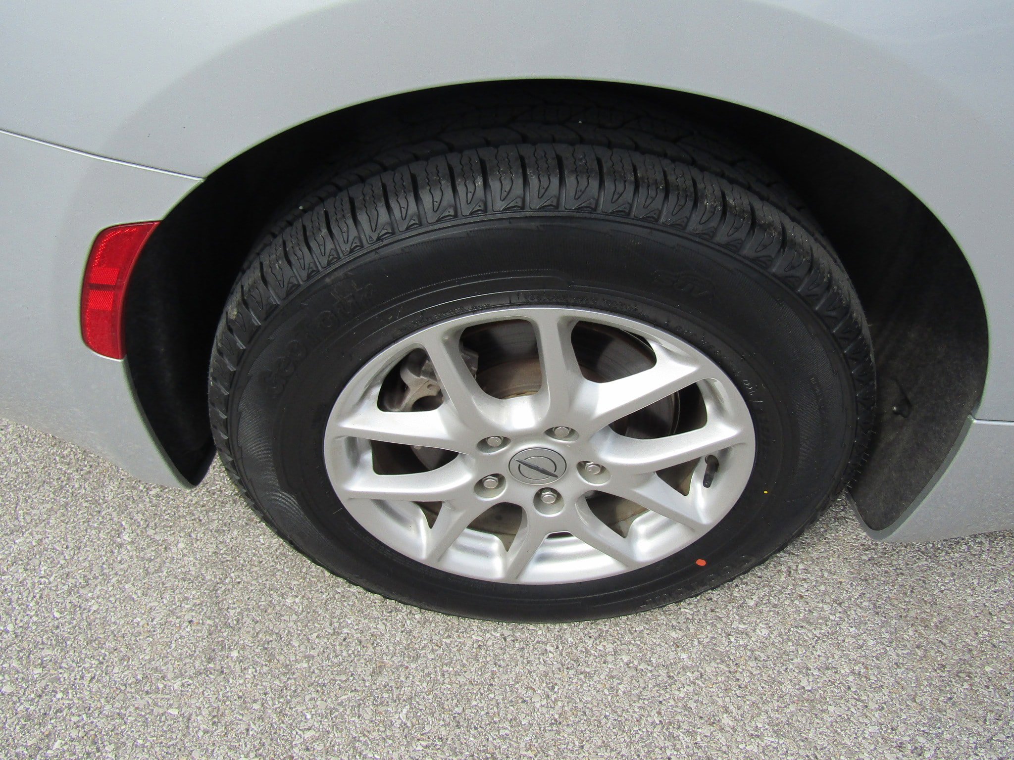 Used 2023 Chrysler Voyager LX FWD image 11