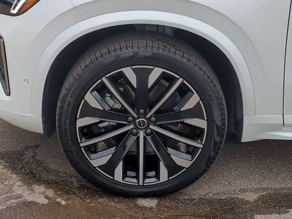 Certified 2026 Volvo XC90 B6 Plus AWD/4WD image 13