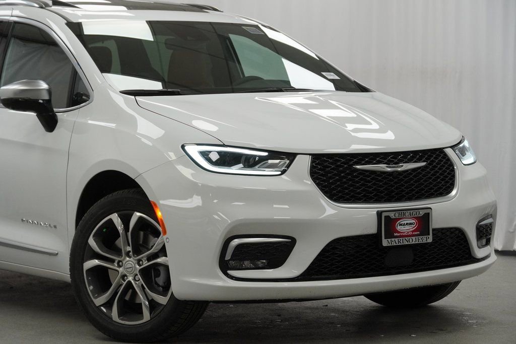 New 2026 Chrysler Pacifica Pinnacle image 3