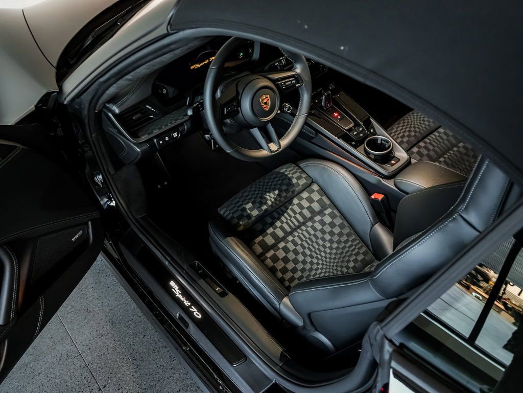 Used 2026 Porsche 911 Carrera GTS image 4