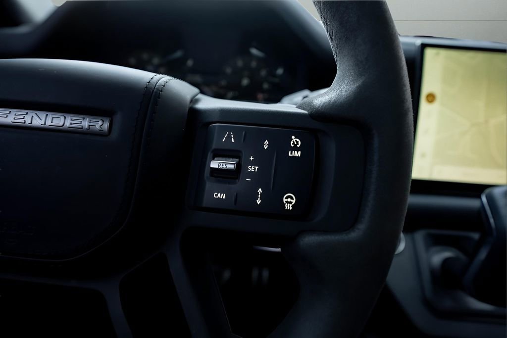 Used 2023 Land Rover Defender 110 V8 image 23