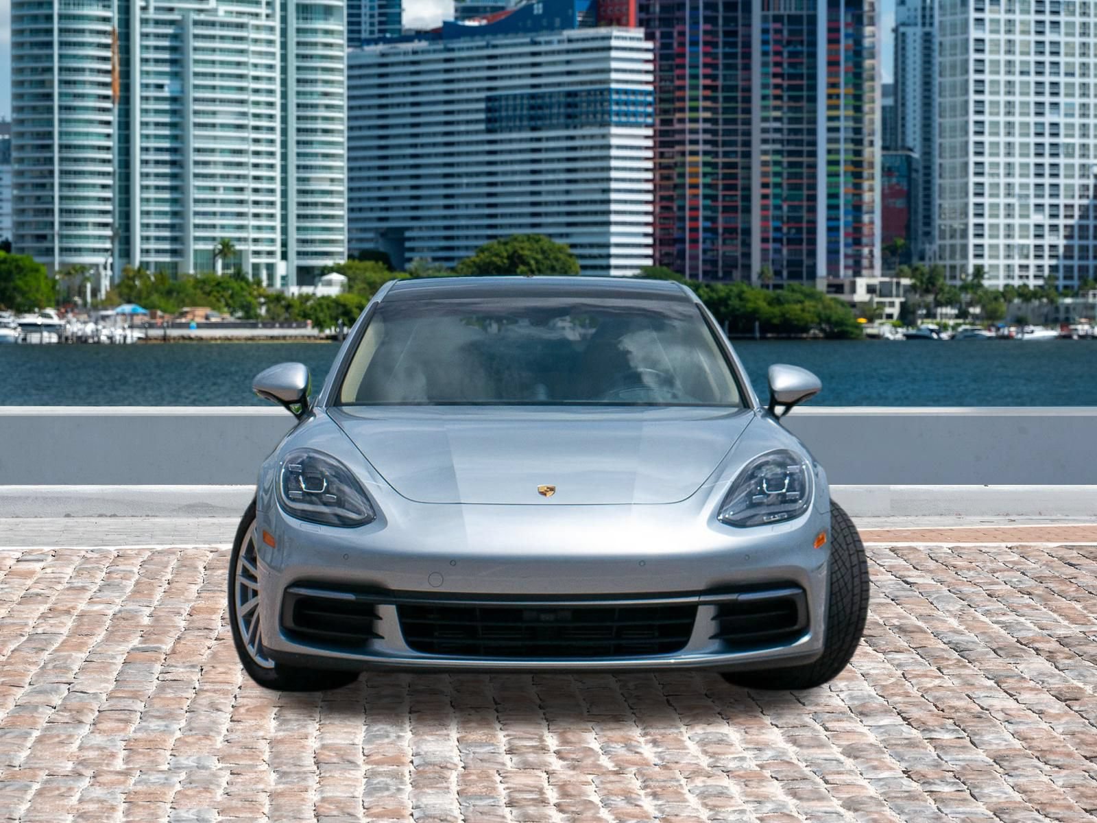 Used 2019 Porsche Panamera RWD image 2