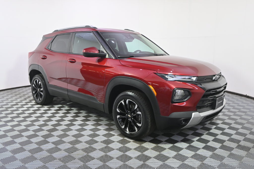 Used 2022 Chevrolet TrailBlazer LT w/ LPO, Blackout Package AWD/4WD image 8