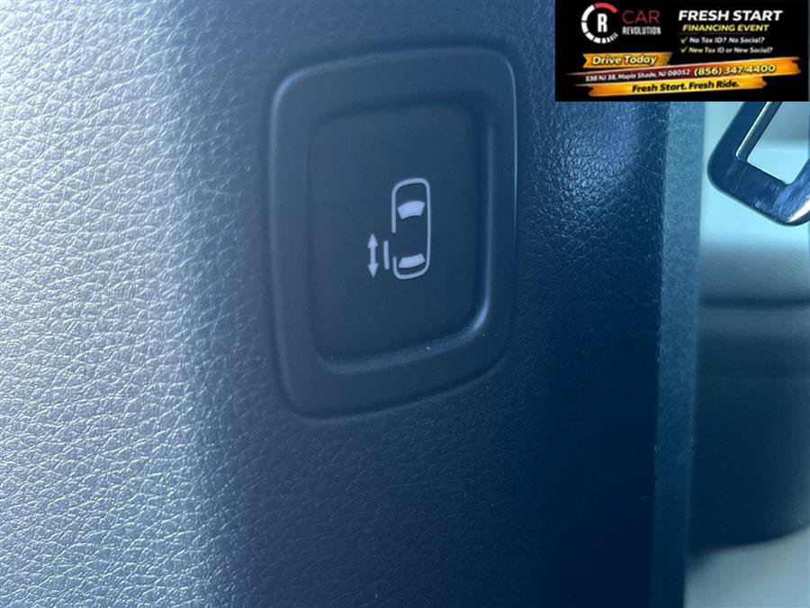 Used 2024 Kia Carnival LX image 25